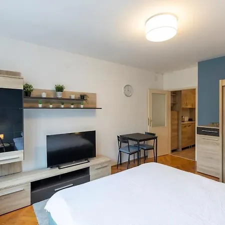 Apartment Center