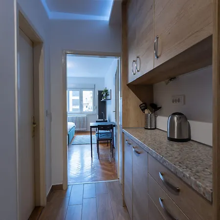 Center * ベオグラード